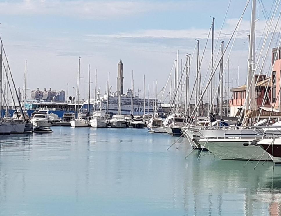 Апартаменти Casa Vacanze Porto Antico Генуя Екстер'єр фото